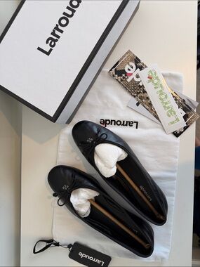 Larroude Paviova Ballet Flats in Black